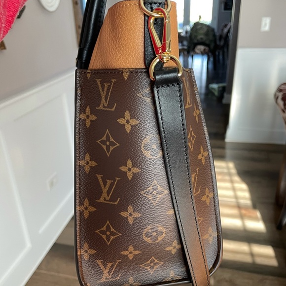 BRAND NEW LOUIS VUITTON On My Side MM handbag. - Picture 4 of 9